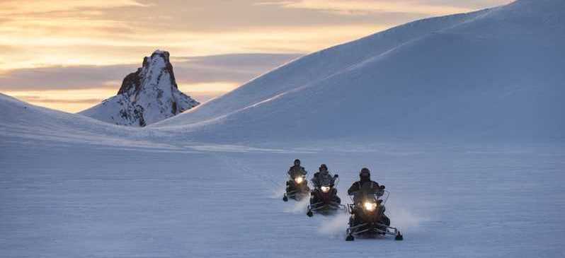 Islandia: Glaciares y auroras en invierno